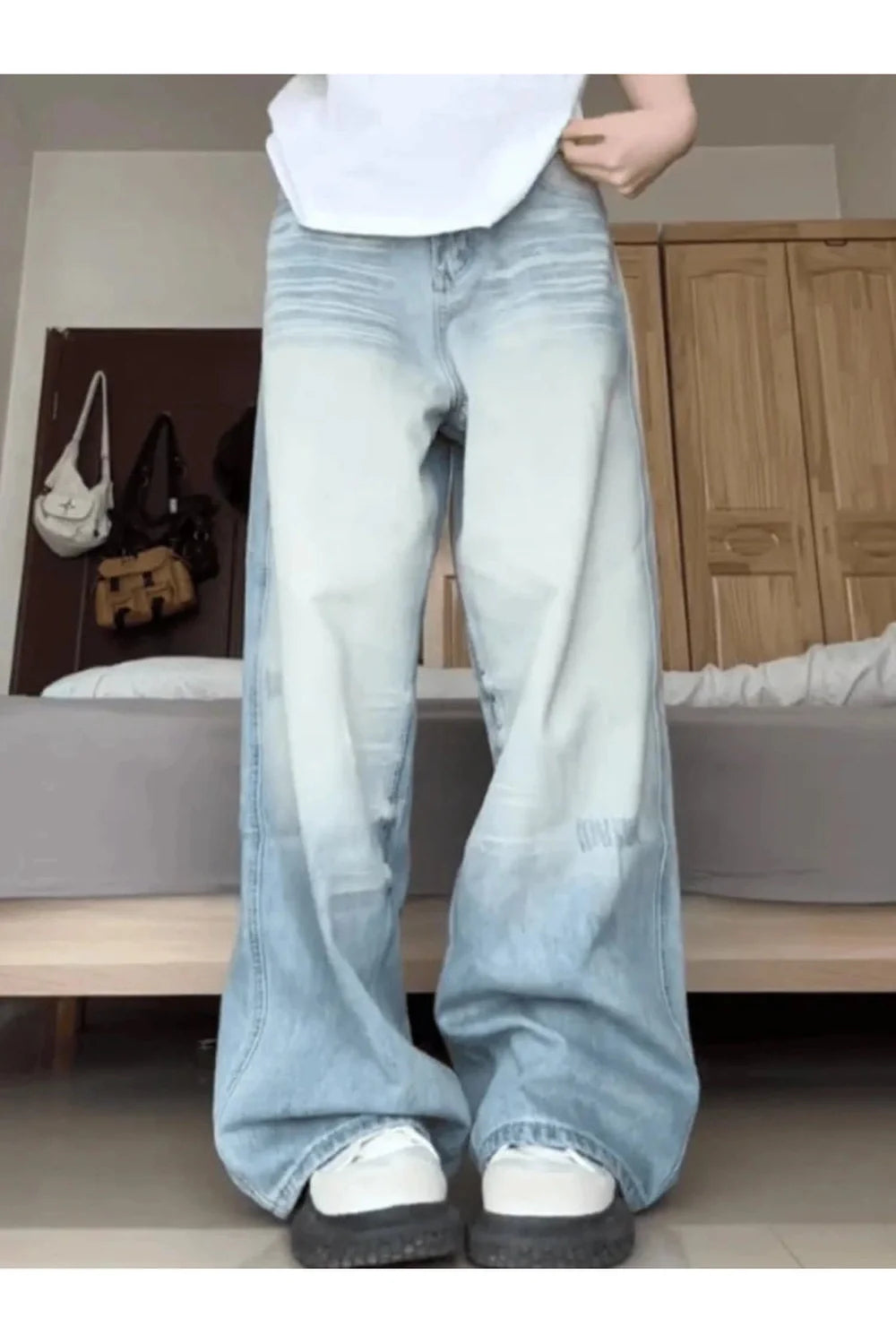 Hell gewaschene Oversize-Baggy-Jeans