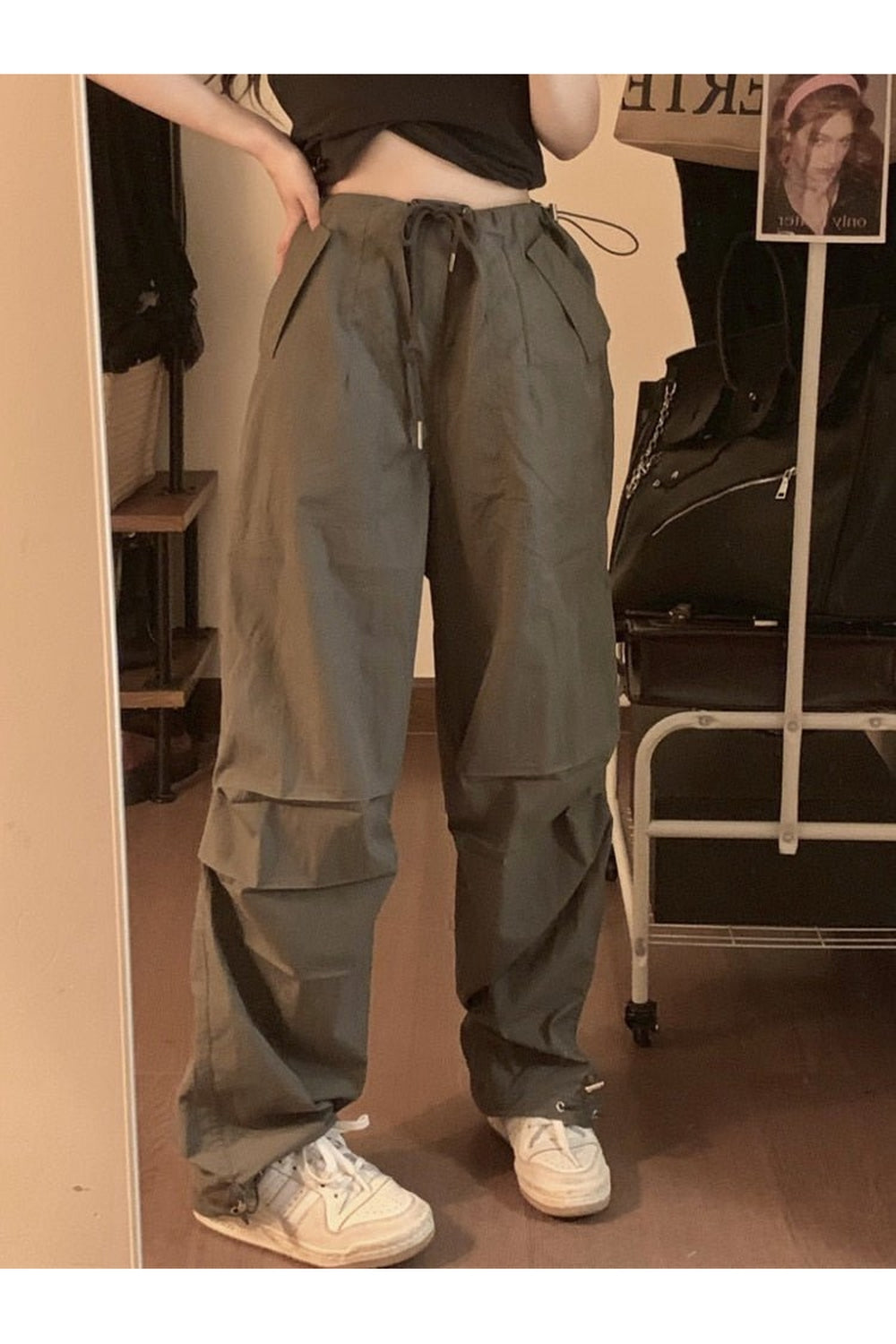 Baggy-Cargohose mit niedriger Taille