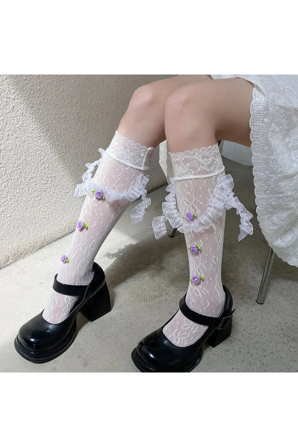 Medium Tube Rose Lace Socks