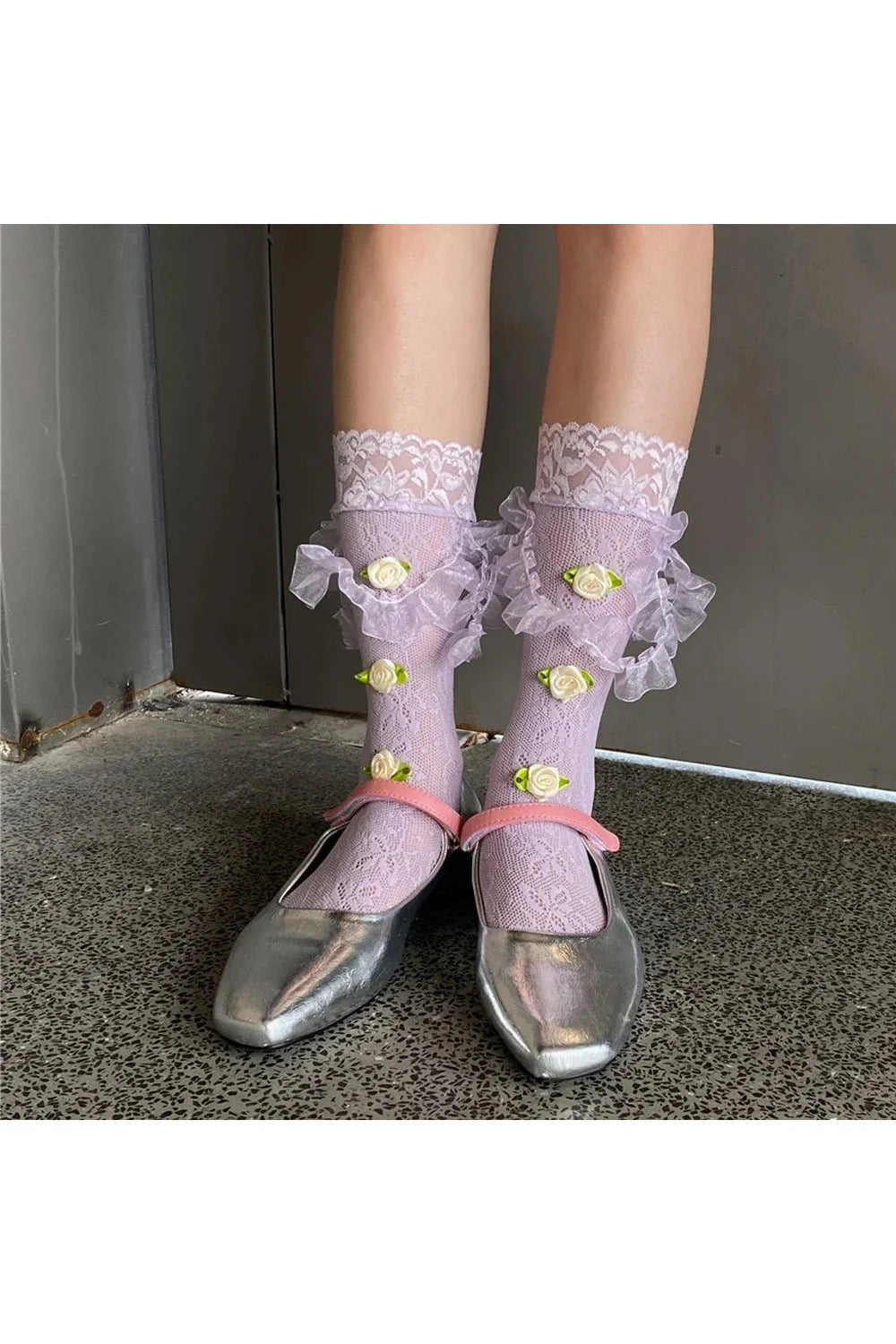 Medium Tube Rose Lace Socks