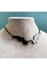 Collier aile de chauve-souris de minuit