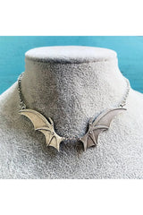 Collier aile de chauve-souris de minuit