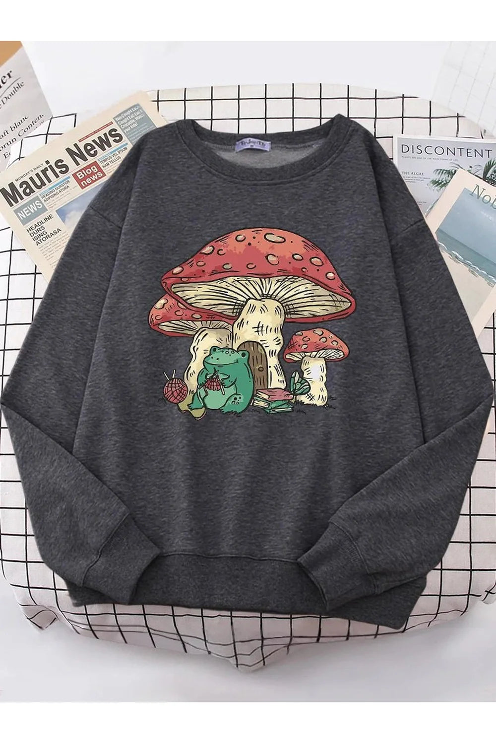 Mushroom House Frog Oversize Women's Sweatshirt