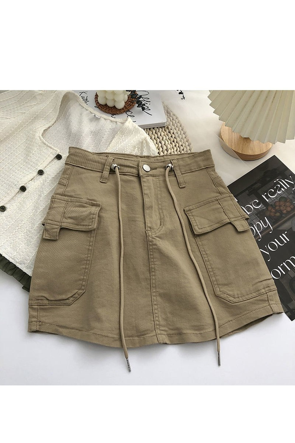 Patchwork-Minirock im Y2K-Stil 