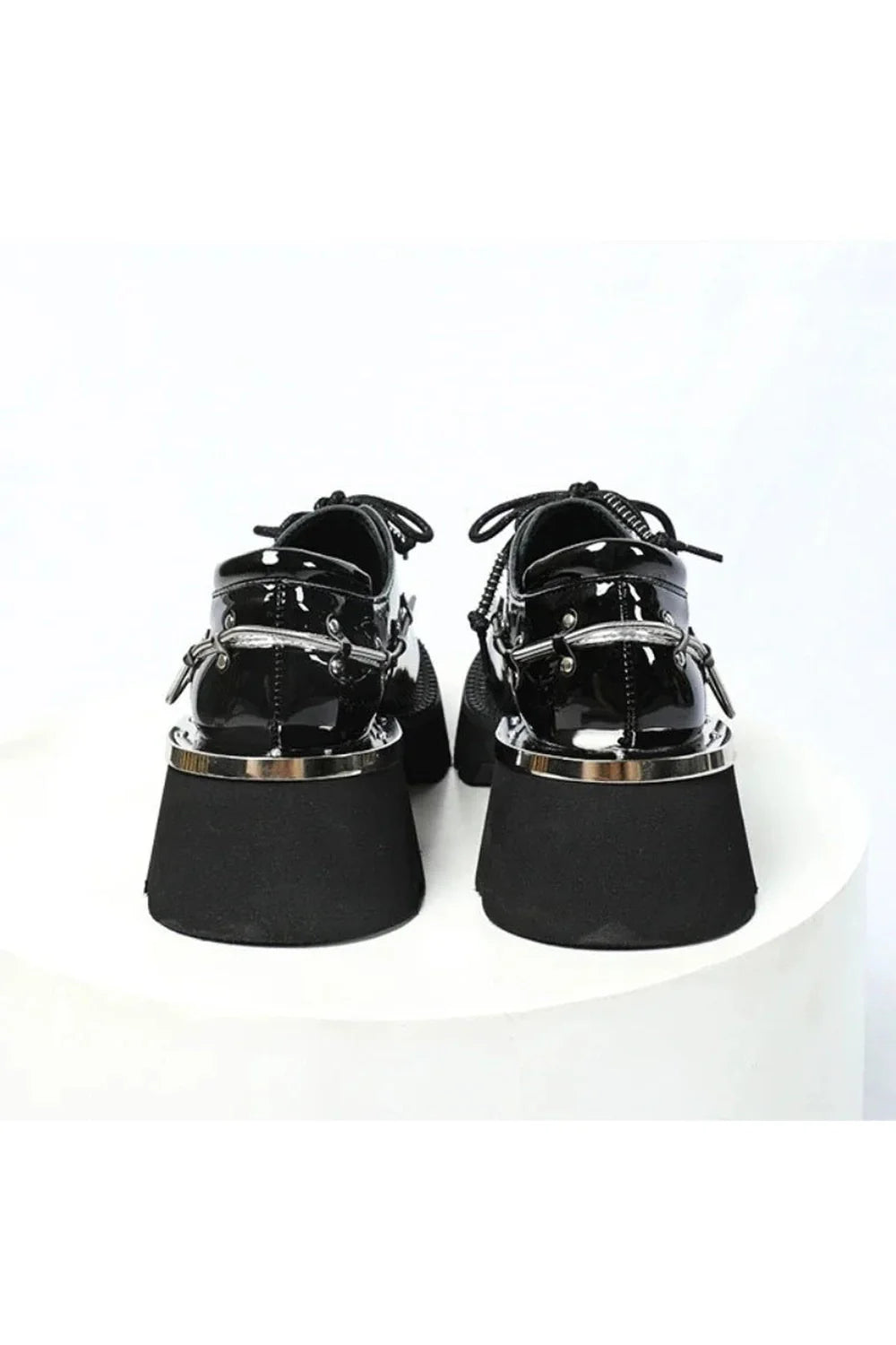 Patent leather oxford shoes