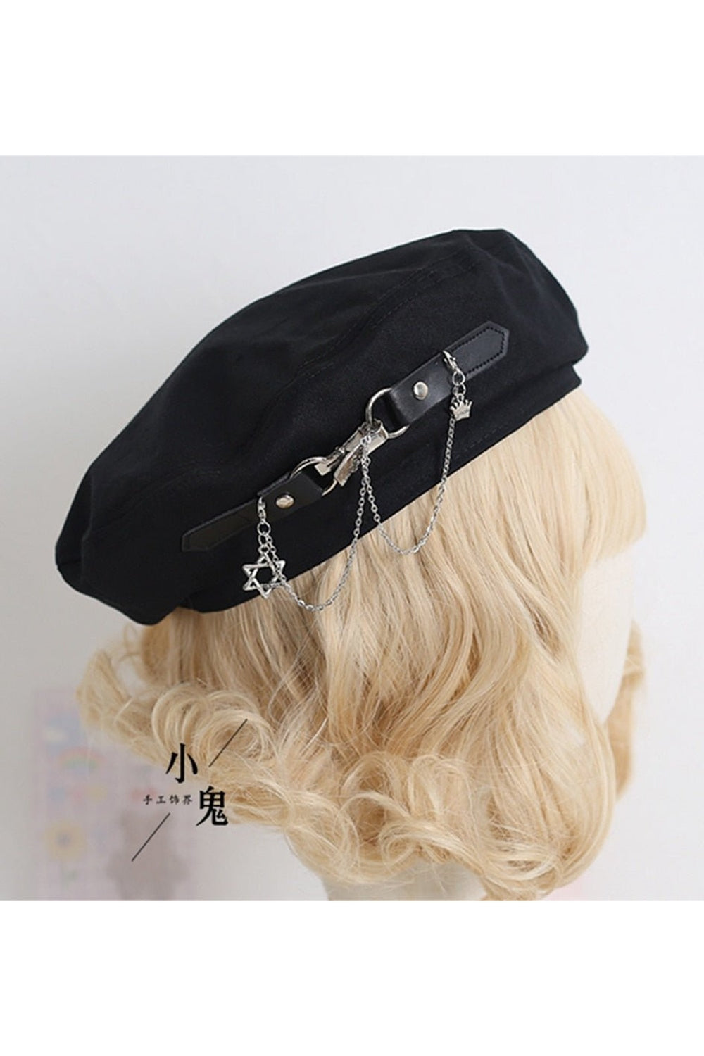 Chapeau à boucle de style punk