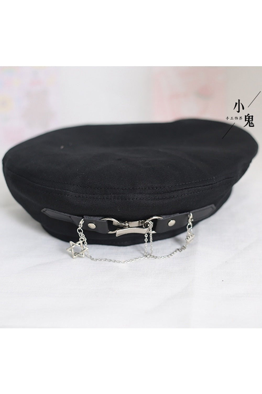 Chapeau à boucle de style punk