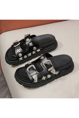 Chaussons à plateforme à rivets