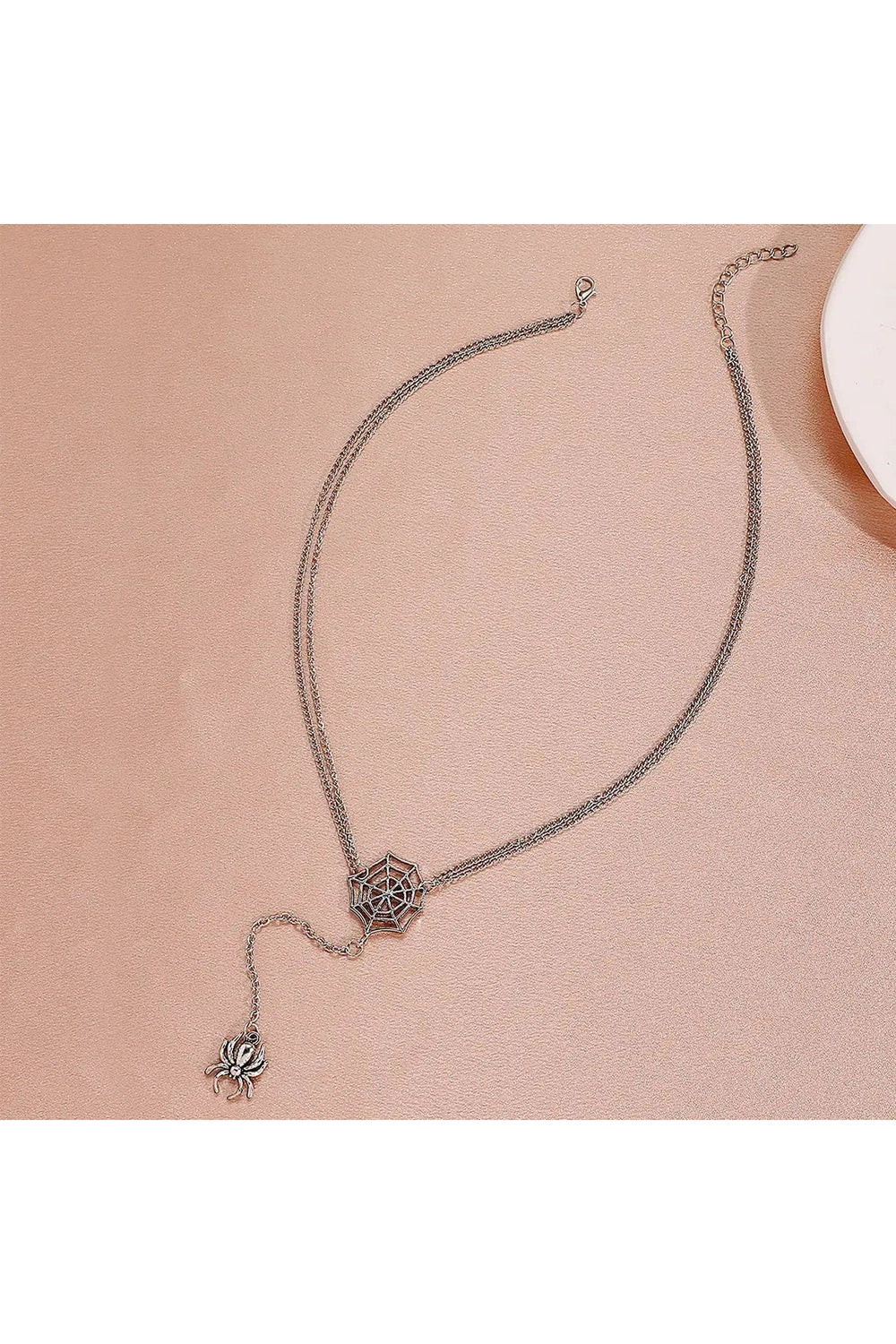 Collier en toile d'araignée