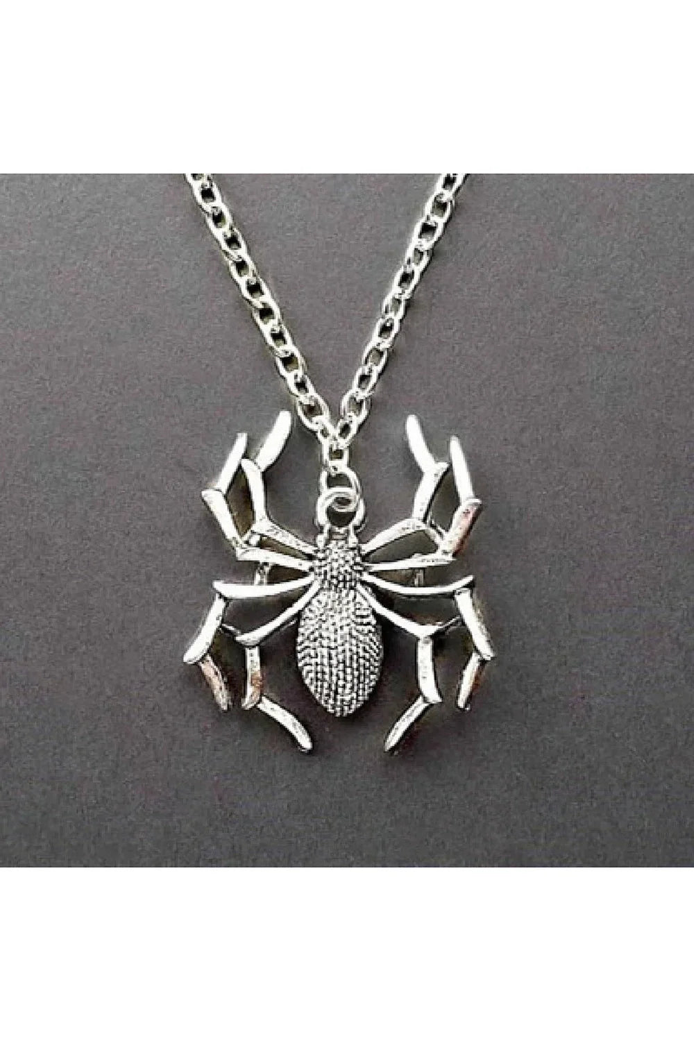 Collier en toile d'araignée
