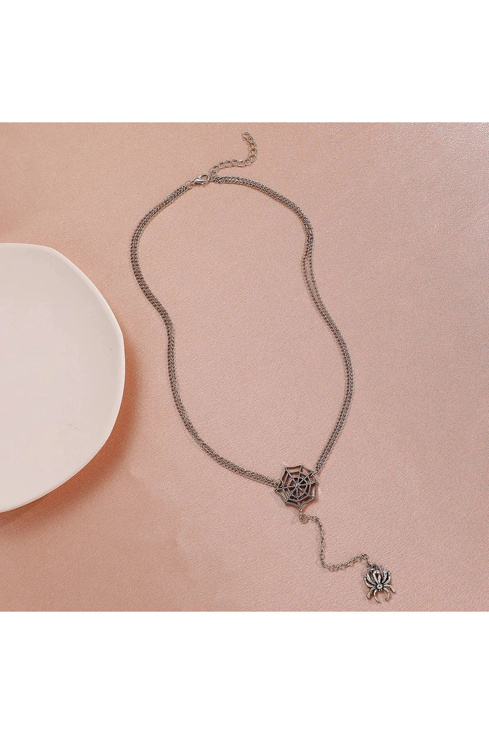 Collier en toile d'araignée