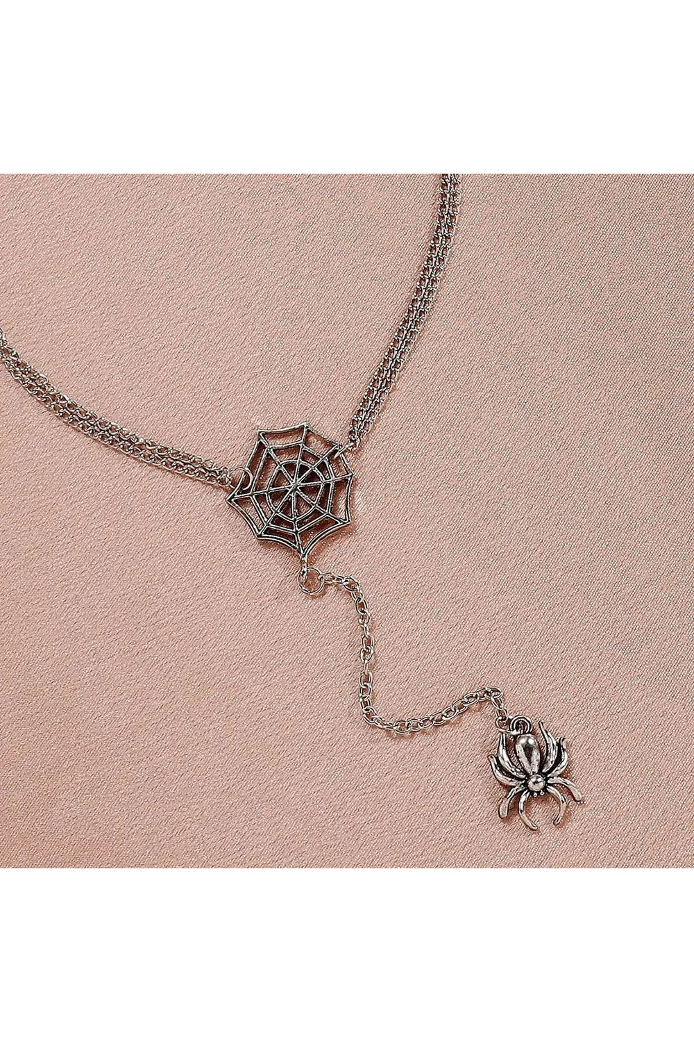 Collier en toile d'araignée