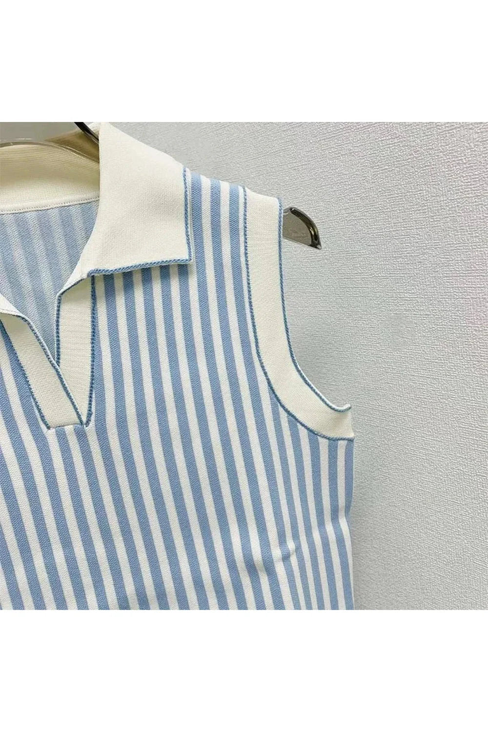 Polo en tricot rayé style preppy