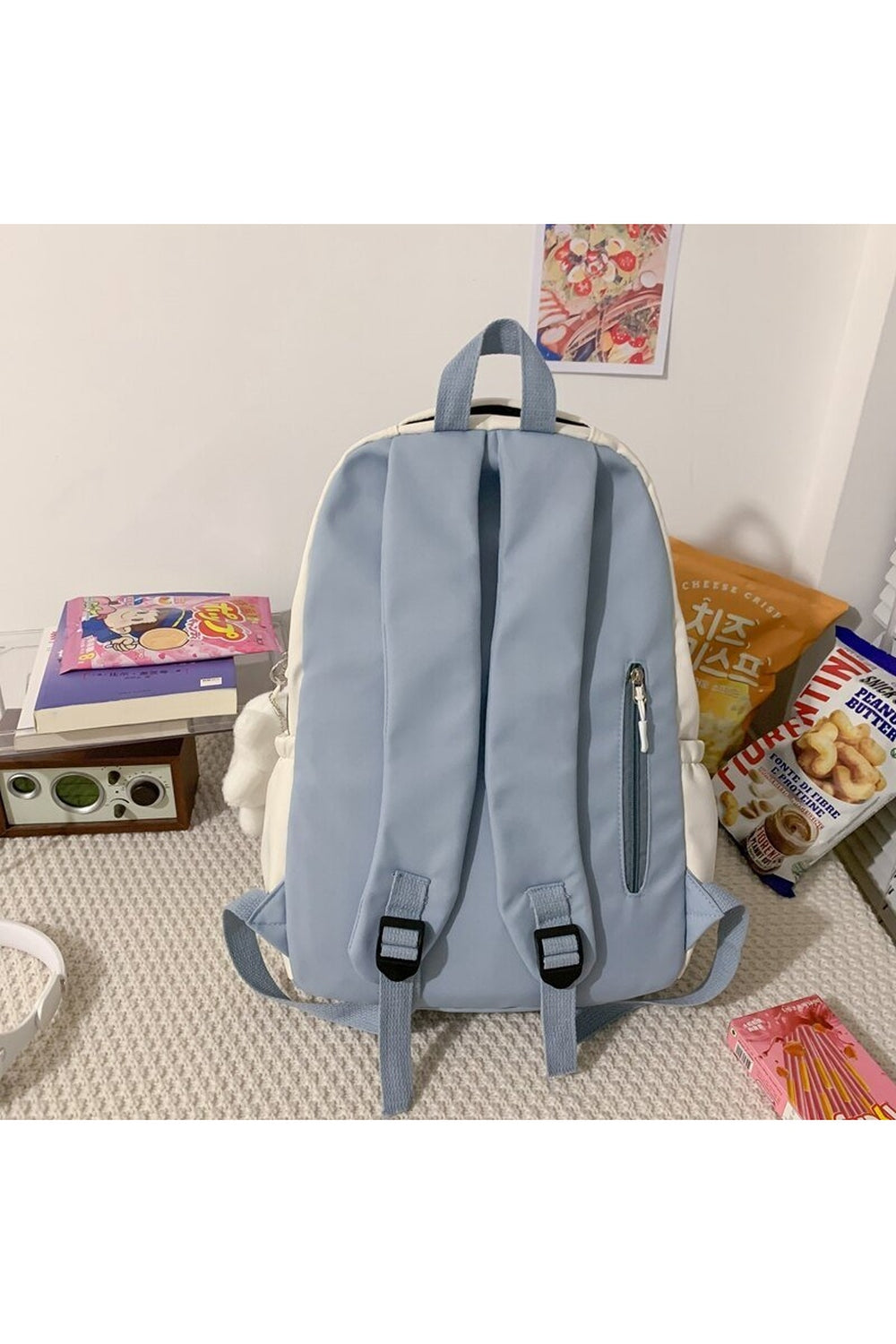 Gelber Schulrucksack für die Reise